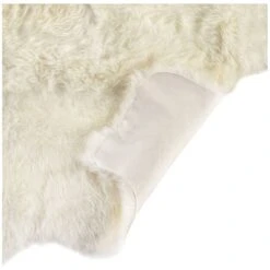 Leon Lambskin Rug - White Lambskin -France and So Furniture 223281 008 DET 3 c99b52a2 575f 4e5a ab61 807039f099b1