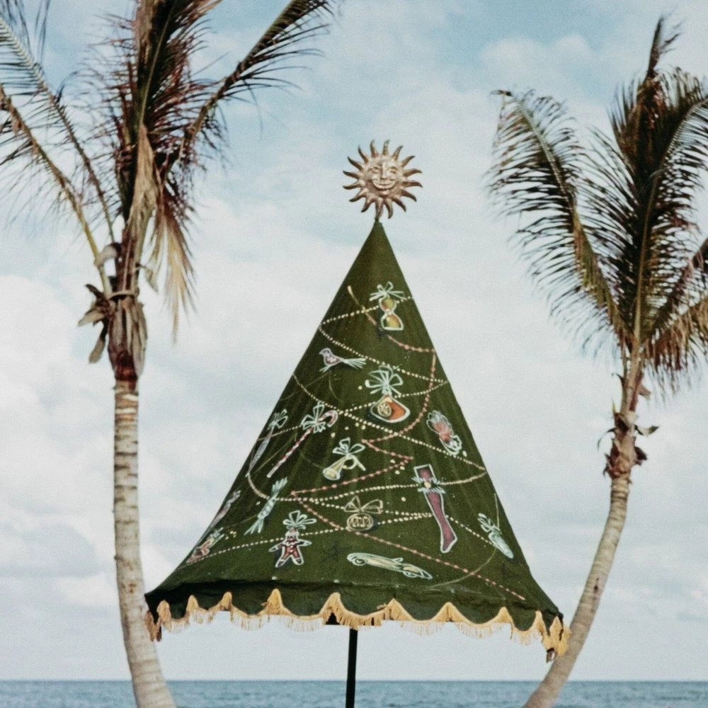 Coastal Breeze By Slim Aarons - Natural Maple Floater 5 Coastal Breeze By Slim Aarons - Natural Maple Floater - Image 5