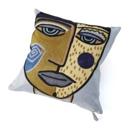 Paulo Pillow