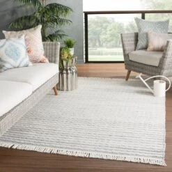 Tobias Solid Light Gray/ Cream Area Rug (2'X3') -France and So Furniture CSL01 4