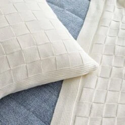 Cesta Throw -France and So Furniture Cesta White Detail 1 500x500 crop center 2x 9e139b3b 9d6a 4f12 9532 b1185fcf4c9c