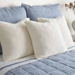 Cesta Throw -France and So Furniture Cesta White Lifestyle 2 500x500 crop center 2x ed030c94 0efa 466c 8ec7 64bebbea5f38