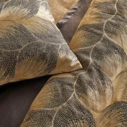 Fan Duvet -France and So Furniture Fan Umber Detail 1 500x500 crop center 0b7976ab 6038 41c8 8b1a 49f0e91ae9d7