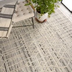 Casita Trellis Cream/ Gray Runner Rug (3'X8') -France and So Furniture LRE02 6 c0fd0473 5b6d 4e2f 8ffe 21423a16ff69