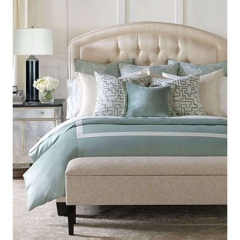 Corinne Bedset 1 Corinne Bedset